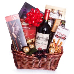 Elegant Red Wine Gift Set