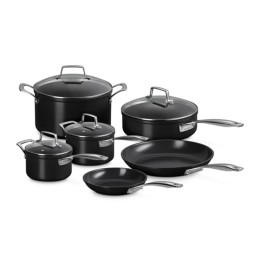Le Creuset Essential Nonstick Ceramic Cookware Set - 10pc